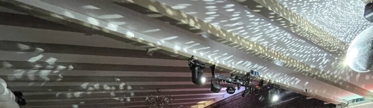 Hochzeits DJ Tobi Schagen legt auf im 12 Apostel Essen.<br />