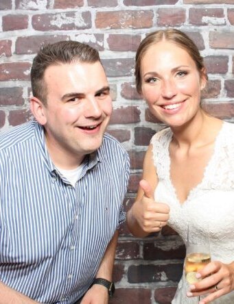 Foto aus der Fotobox mit Braut Nina und DJ Tobi Schagen im Parkhotel Oberhausen